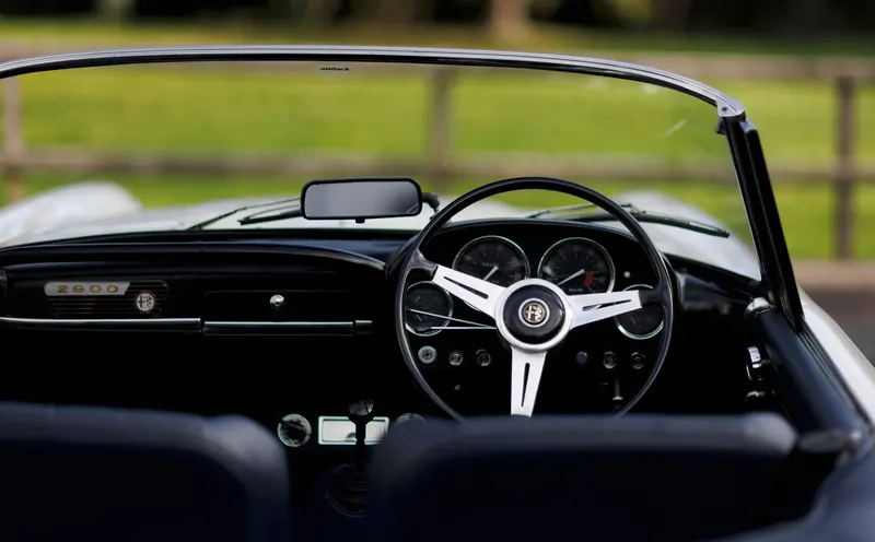 Alfa romeo  2600 spider c9amnwppoyfktwlwtum2q