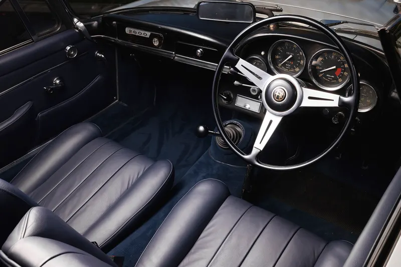 Alfa romeo  2600 spider cba8jqlx44op8g0rbsgix
