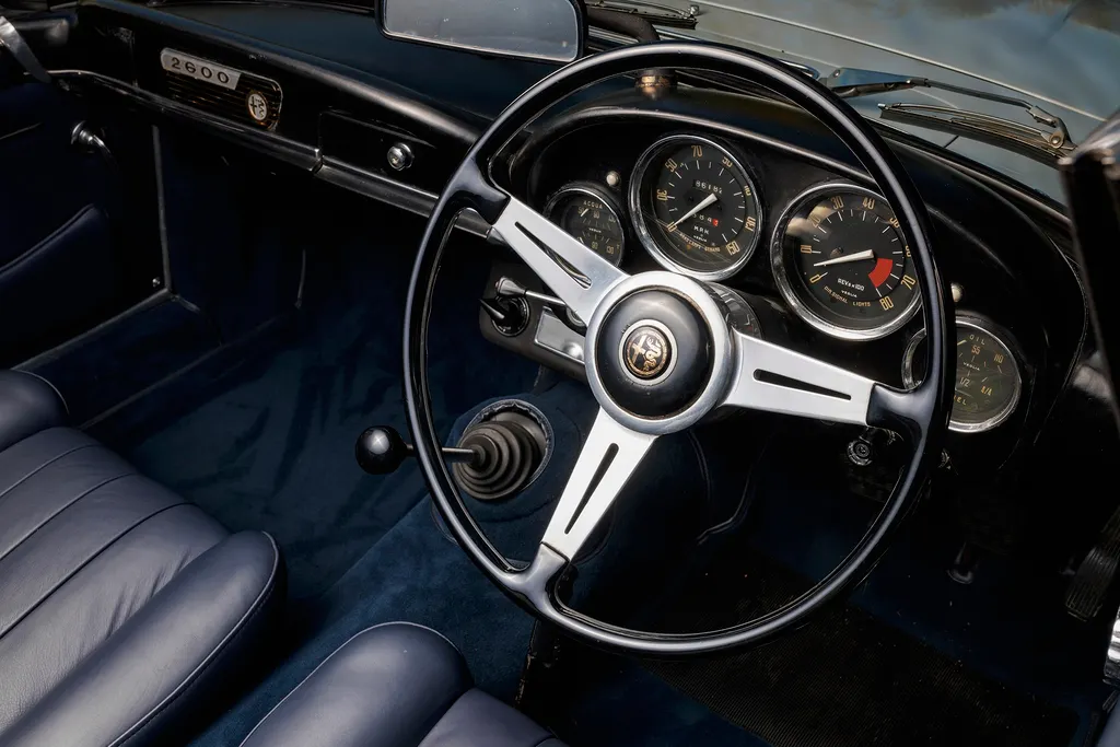 Alfa romeo  2600 spider ys l v7hiz6mkt 2lk3os