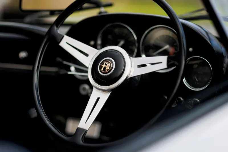 Alfa romeo  2600 spider booay nx7wl8papqfoy2l