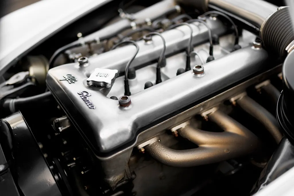 Alfa romeo  2600 spider fagobrash0girjpk3moba