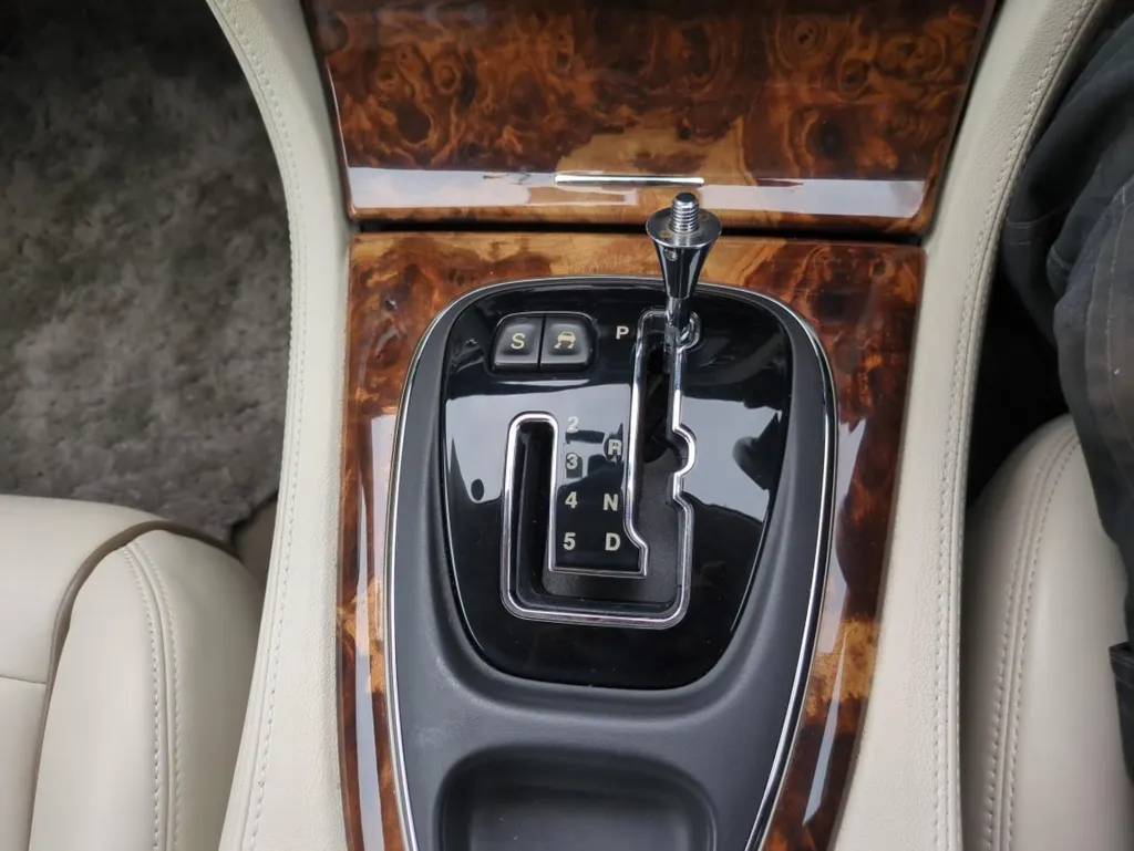 Jaguar xj8 super v8 dhzrqur7nwahdkxxoju9f