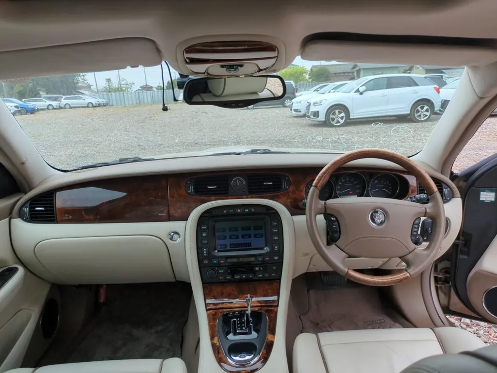 Jaguar xj8 super v8 uth3vw4e7idlprav rxxn