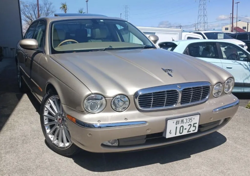 Jaguar xj8 super v8 vbrz3d 6xzyb3oek1qcrm