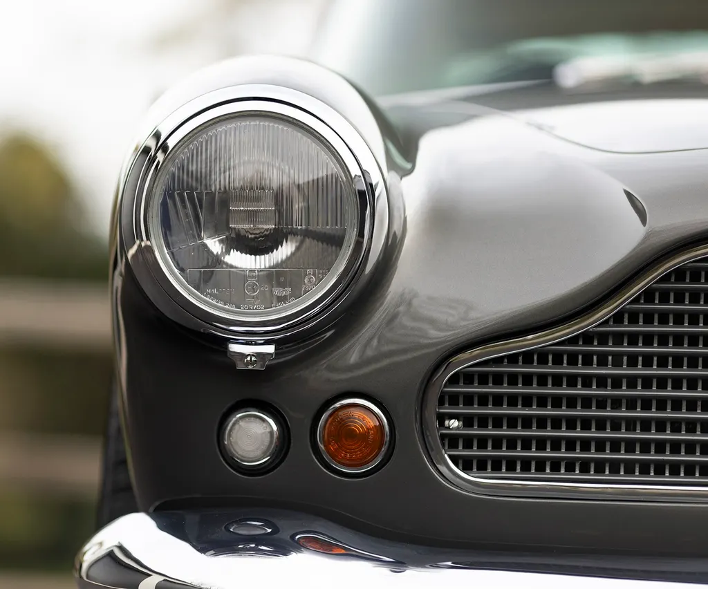 Aston martin db4 series 4. 3ekkcsxa8o4nhqt3ot43o