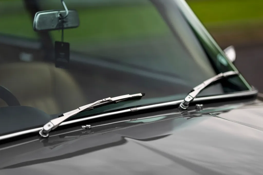 Aston martin db4 series 4. 6v3199 xf7ymavqmdozqh