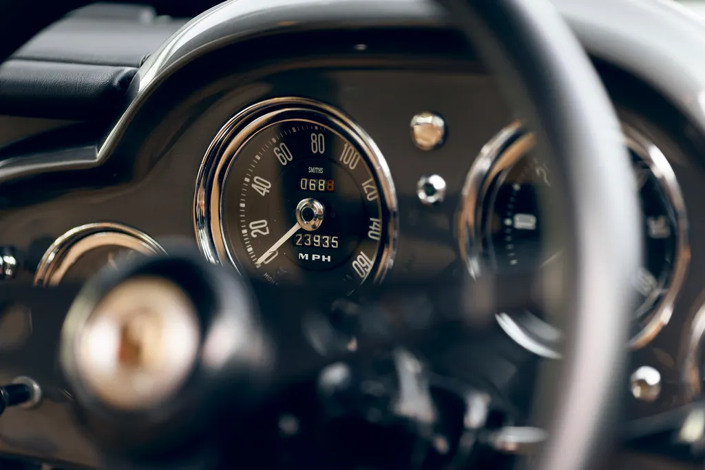 Aston martin db4 series 4. gstmz9gd 1nkv7hm wzcp
