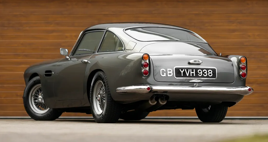 Aston martin db4 series 4. hawq00h5gr667aklmn4u 