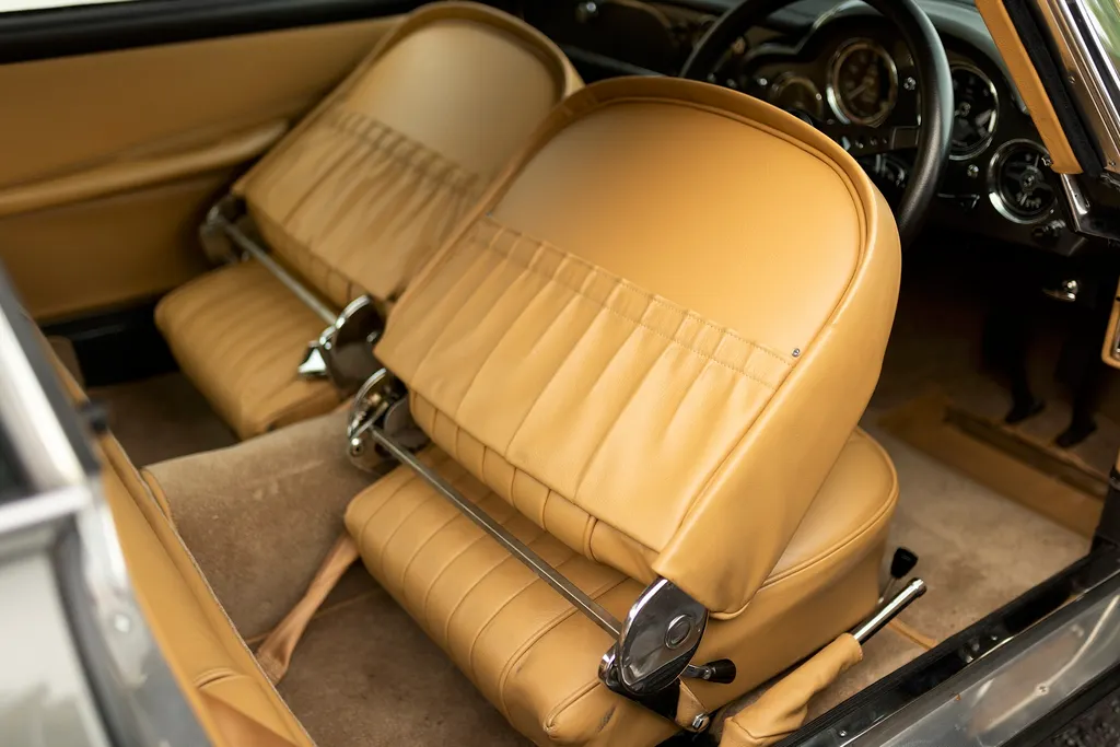 Aston martin db4 series 4. jraa7gyumlbw61f7uco1l