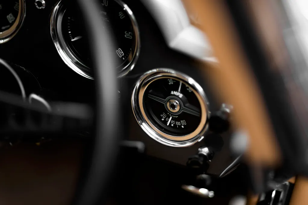 Aston martin db4 series 4. rkxqogcvdqjz6vzyoutij
