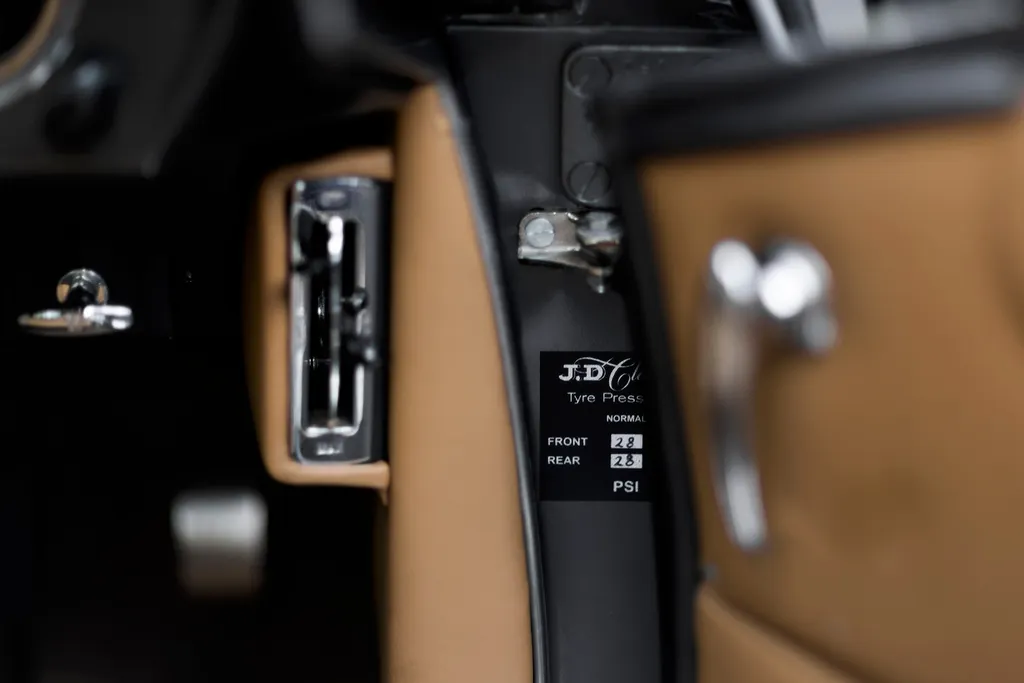Aston martin db4 series 4. ujdecexuzhzhjj5wnqdhy