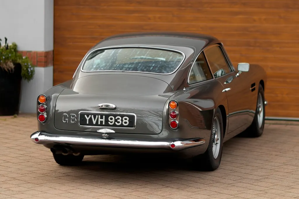 Aston martin db4 series 4. usaxriwtcbzwqflbtr0cl