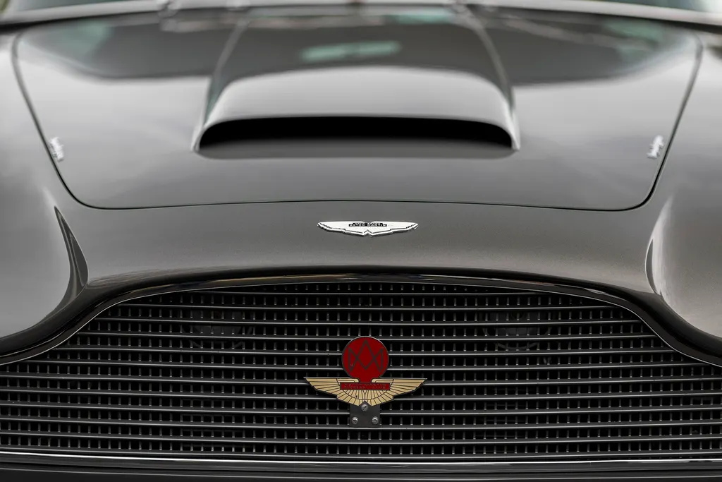 Aston martin db4 series 4. uhl1xwwed8yhumv1hwu1f