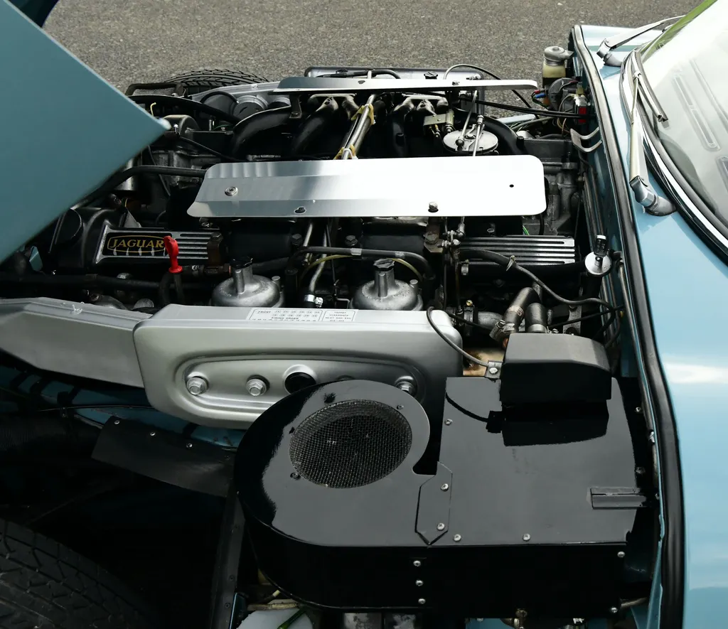 Jaguar e type v12 22 automatic  2tbu2fpwjtm k88geybii
