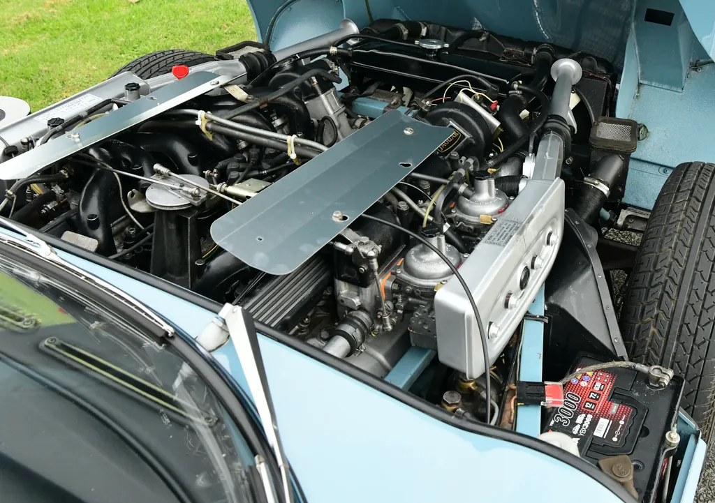 Jaguar e type v12 22 automatic  jxfl8zymaqka 5jgeaeue