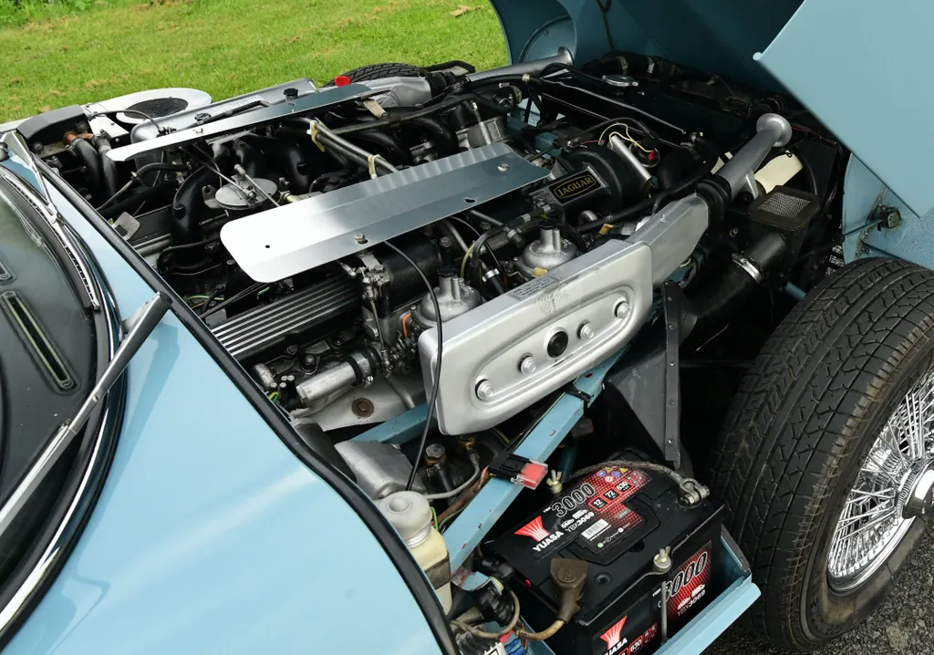 Jaguar e type v12 22 automatic  tnhoepebgnvrbdwskpx0s