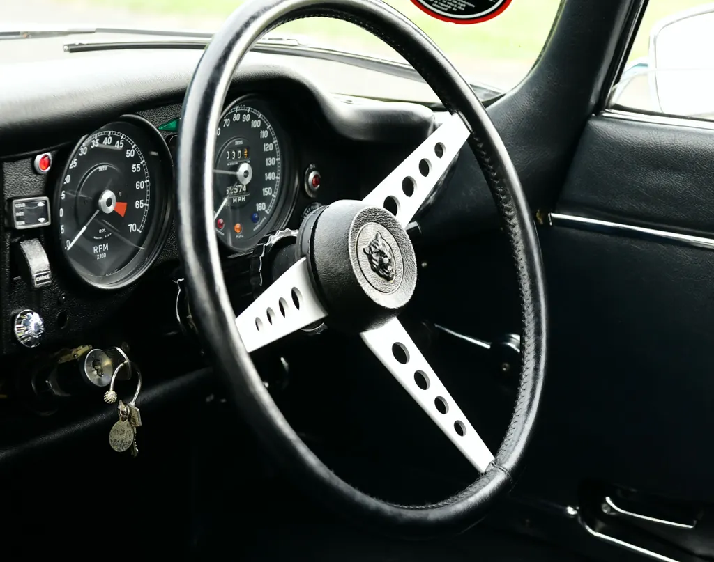 Jaguar e type v12 22 automatic  ya8 0zy9mx9zgv1  nstx