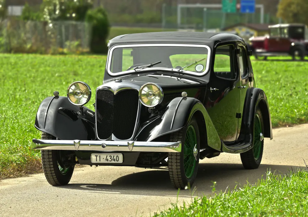 Riley kestrel 156 four light saloon.  aq dipnm4e 02m1r5wdps