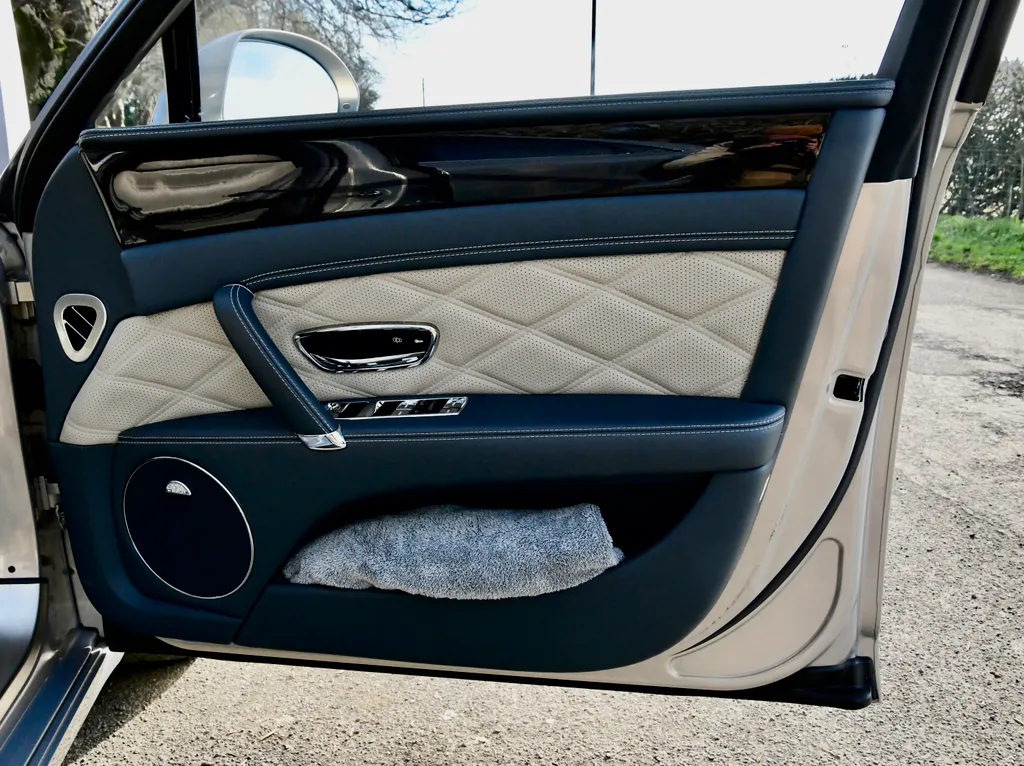 Bentley flying spur jerytn9efik7chq057pls