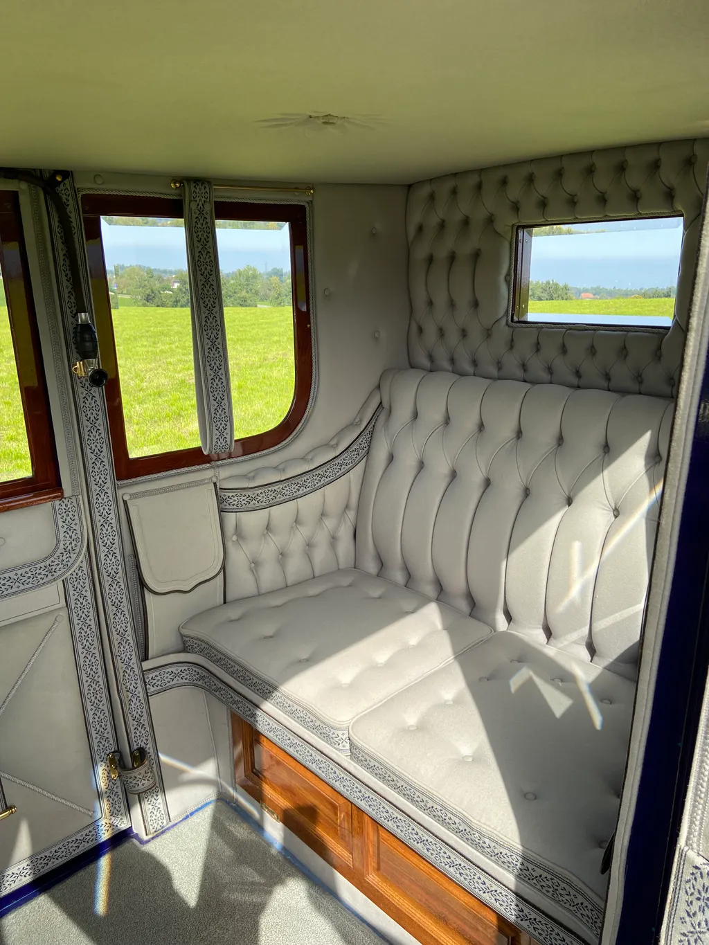 Renault cc 3.6 litre open drive limousine. jm6dzezbxayu6zlbmiqpd