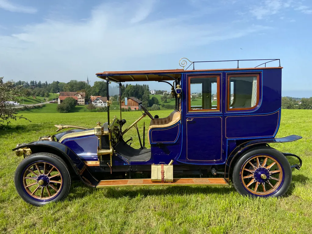Renault cc 3.6 litre open drive limousine. u1kmg j90mjccohnrgsmh