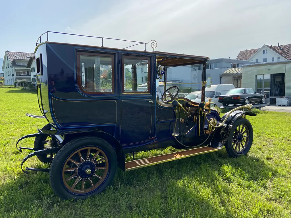 Renault cc 3.6 litre open drive limousine. ud7q6pxbrneict pbm t4