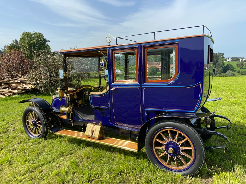 Renault cc 3.6 litre open drive limousine. tv0k5v1ybcnpv5qxryz16