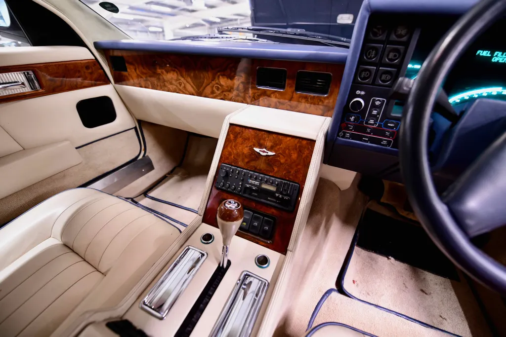 Aston martin lagonda series 4 nwons2ifebxeth4xccpqo