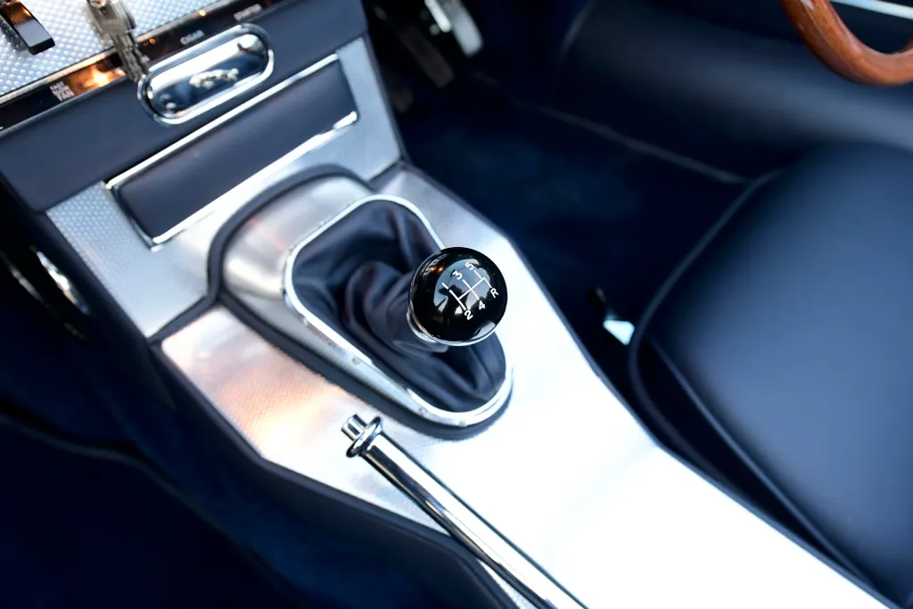 Jaguar e type zrqzaogu6iy8ygo03a6so