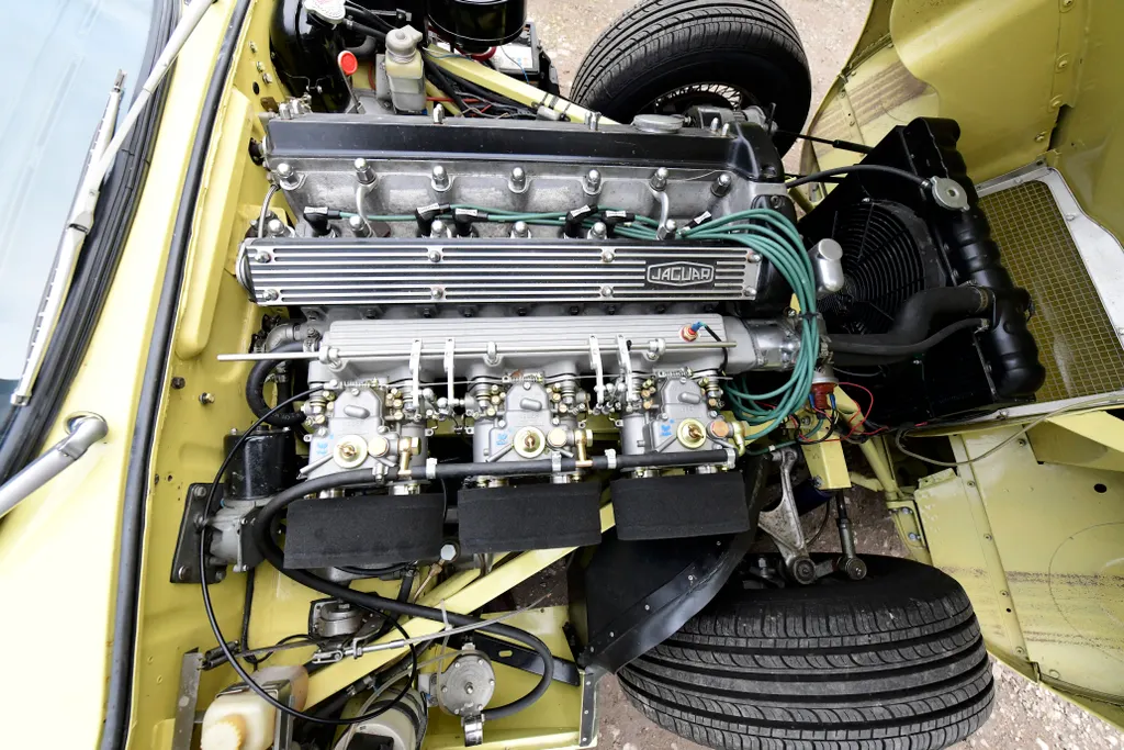 Jaguar e type 4.2 liter series 2 coupe 22 qpr2zcpdi 79pojzlpgim