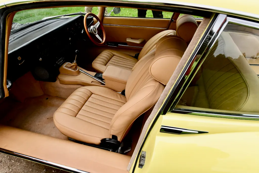 Jaguar e type 4.2 liter series 2 coupe 22 b owjd244wgi60asmu0 j