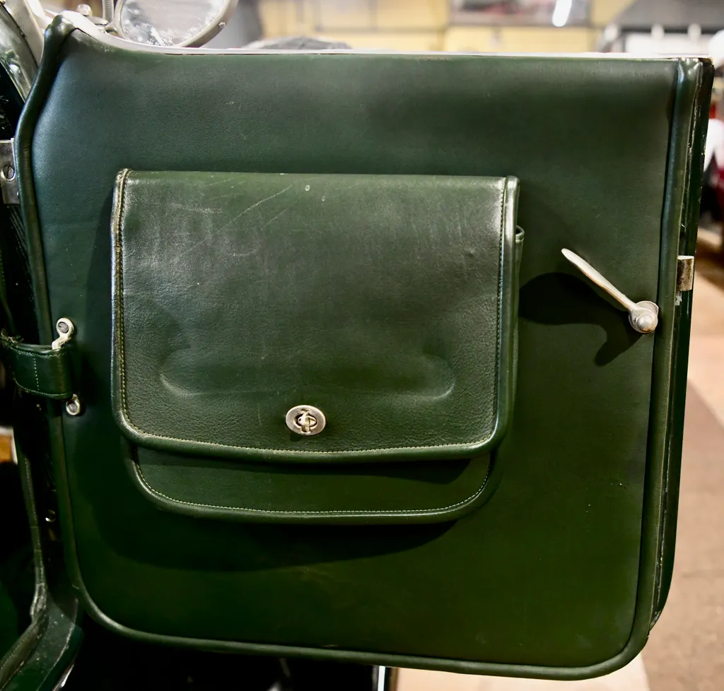 Alvis silver eagle tourer. nzyjckfaubjxuw2shibrg