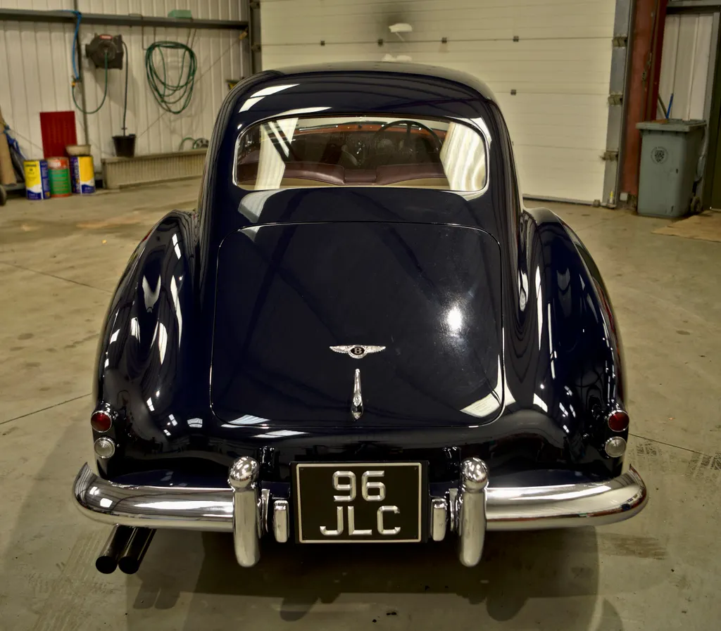 Bentley r type continental fastback manual wllq y37m2xm1ym80nose