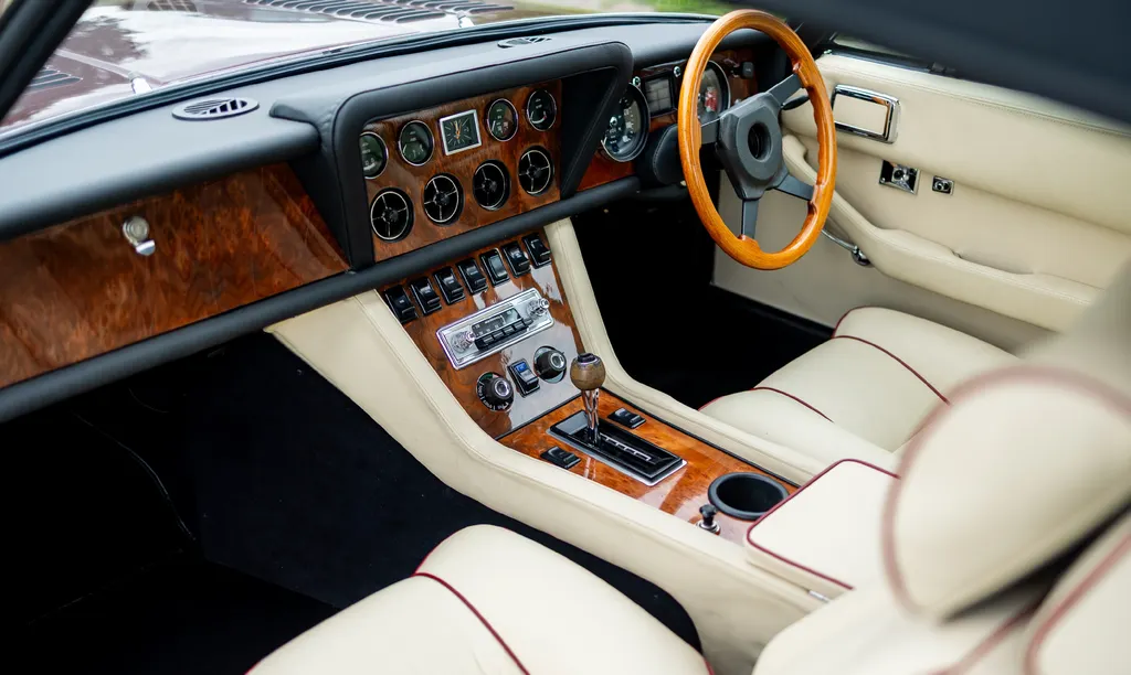 Jensen  interceptor convertible series 3 zw5yne2ookyhgv5cewo6l