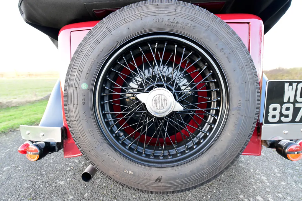 Lancia augusta  6q4z6bltyu 6frc03epxq