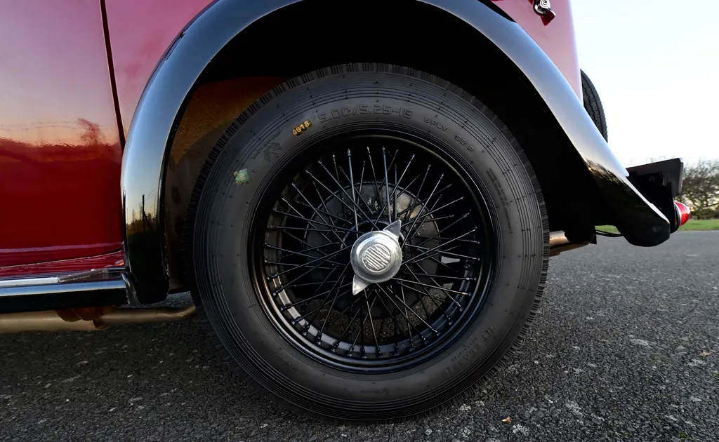Lancia augusta  9uix4jgwferyoj8asnqih