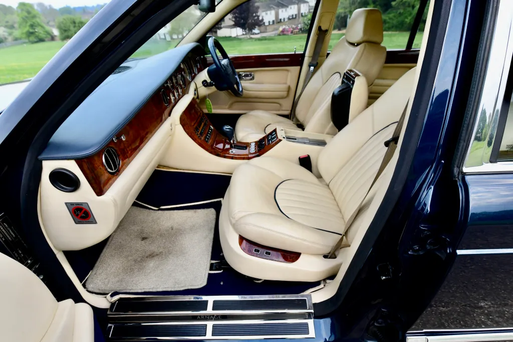 Bentley arnage 7f50akfhymvclb5w7j48t