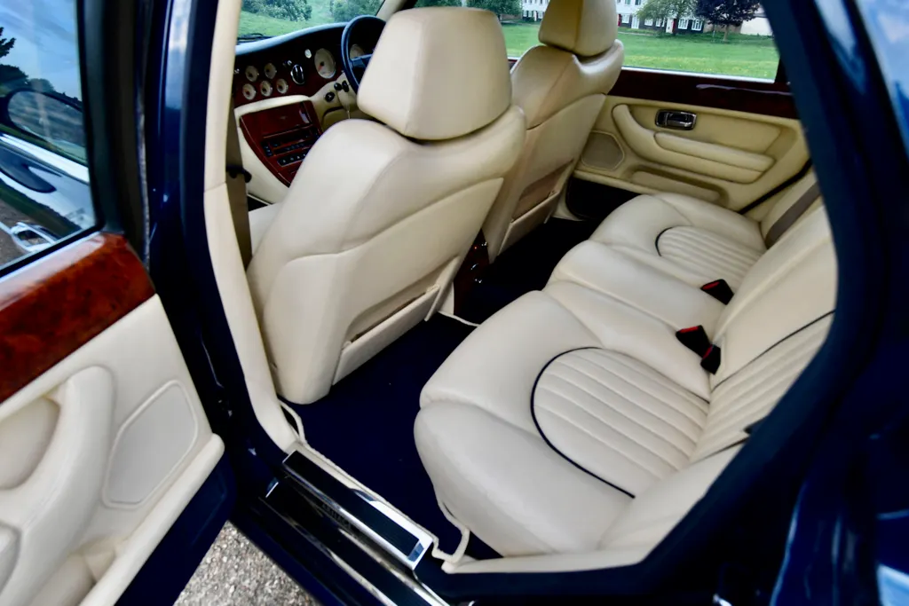 Bentley arnage jzbcilfufzvlls4qbg11h