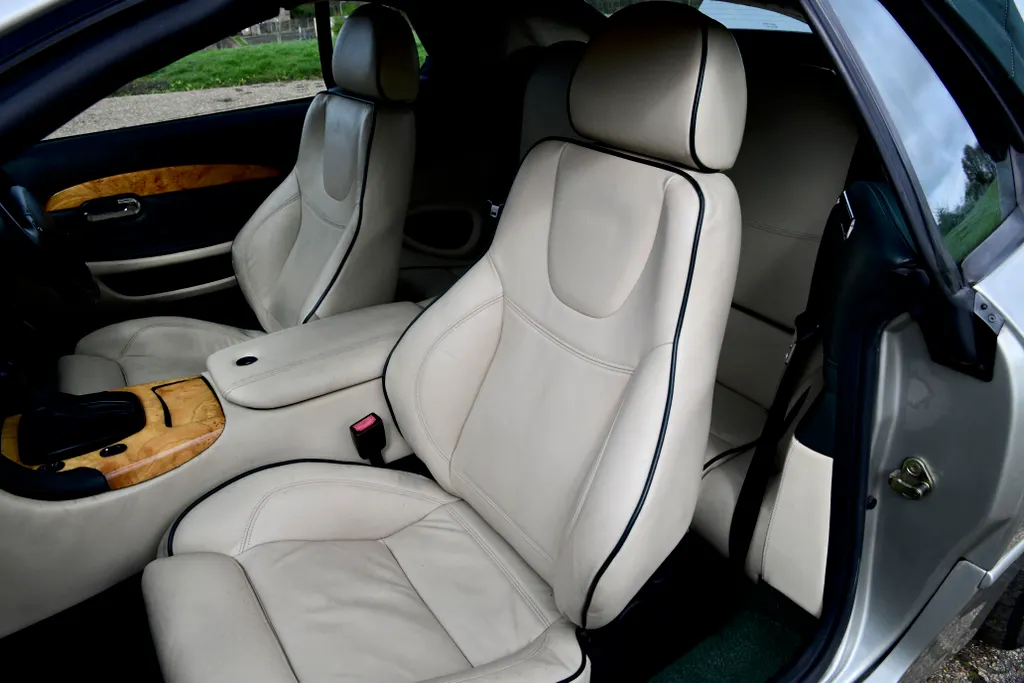 Aston martin db7 7uriw3lcj d2wzb l3jlf