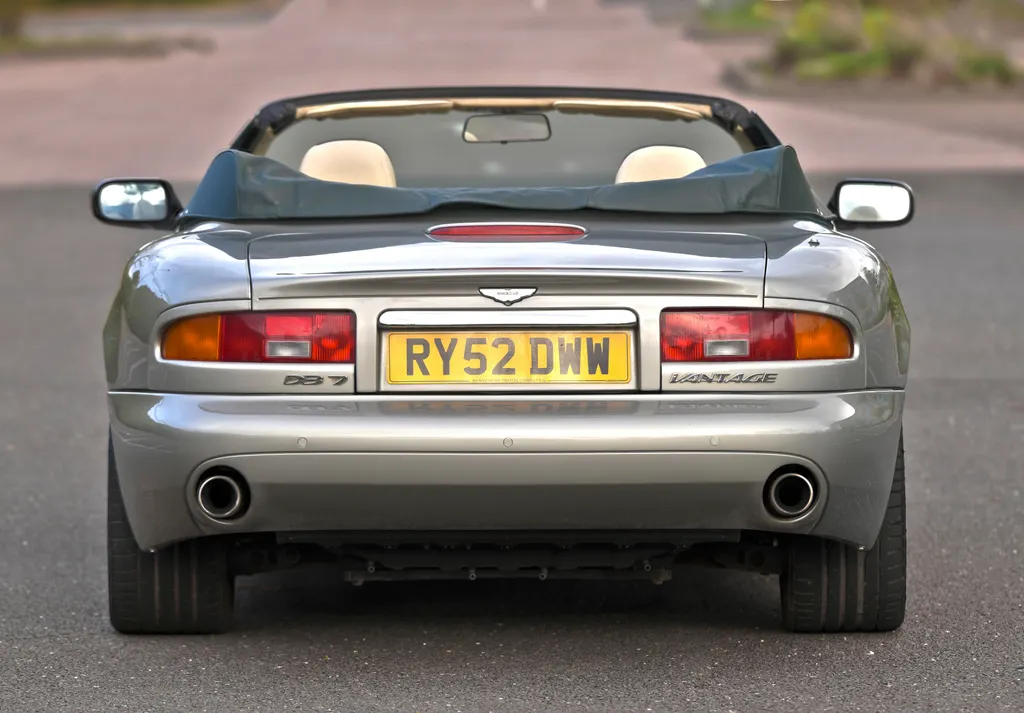 Aston martin db7 pggu2bkhibtwbaytws2bm