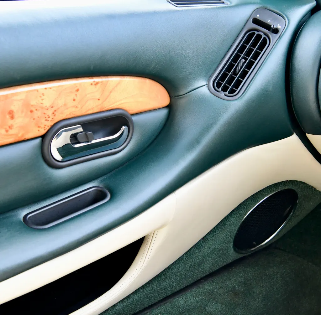 Aston martin db7 swt v g3l6mm49pz4y4wf