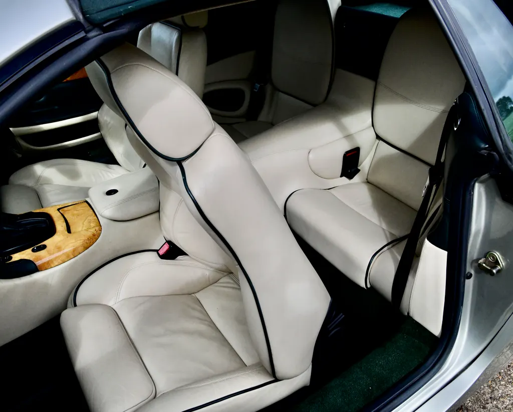 Aston martin db7 t3gvwqxd03fevqqh5mocq
