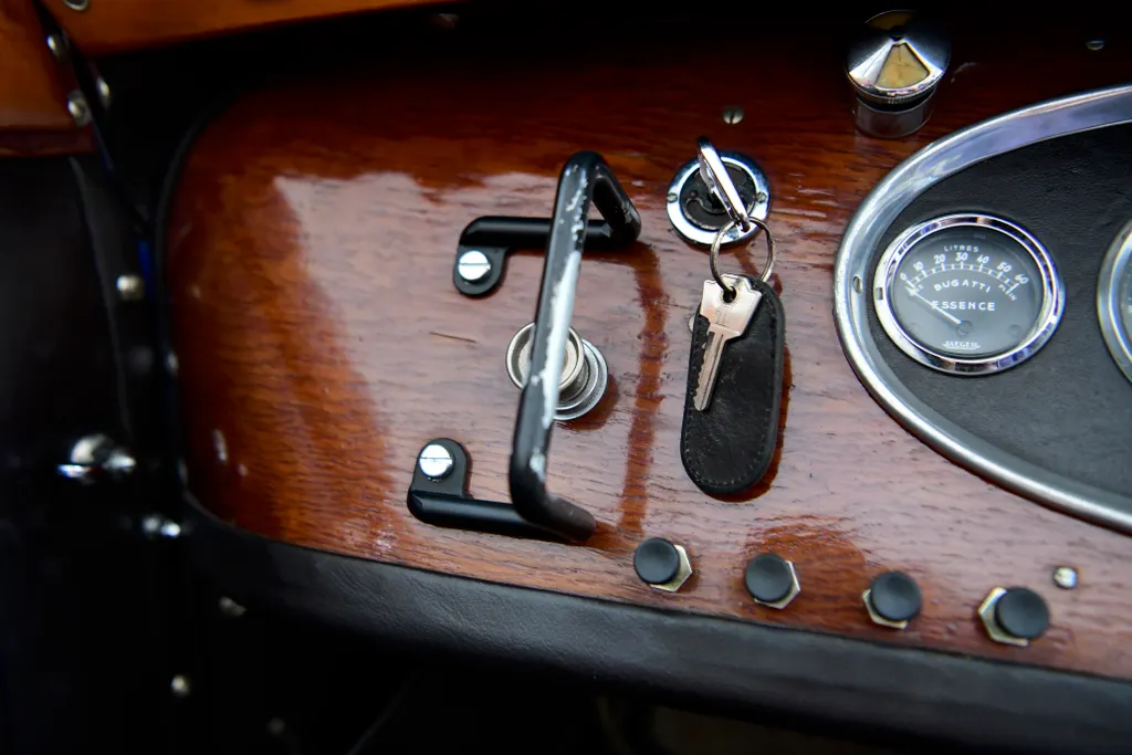 Bugatti type 49 petara cabriolet ravmwdnhg eenvtxjnwji