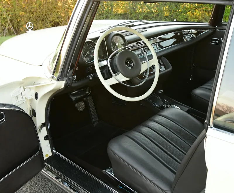 Mercedes benz 280sl w111 automatic 3.5 left hand drive ftvvvshdy9m8lh27qddbq