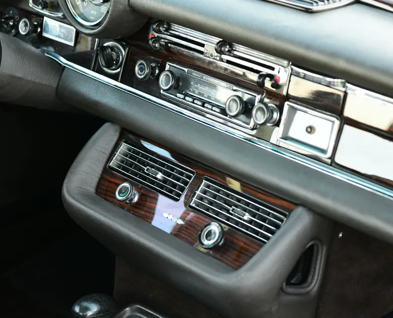 Mercedes benz 280sl w111 automatic 3.5 left hand drive jm6np3fzqt6ecgefbfvi 