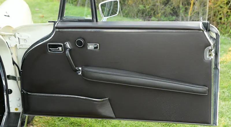 Mercedes benz 280sl w111 automatic 3.5 left hand drive gkbehzaoou3pixaiyugod