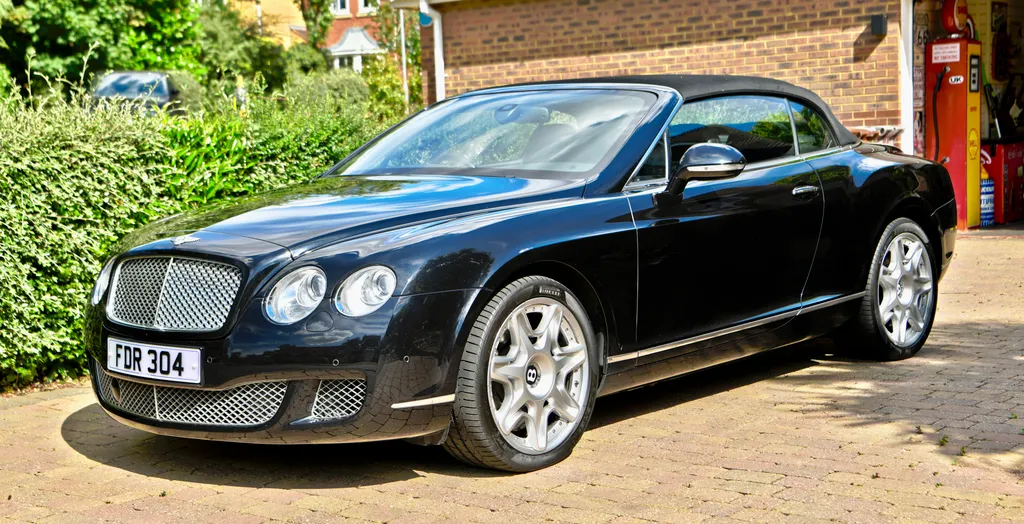 Bentley  continental gtc w12 triple black. pjhyxqsudhaeeptx63ysm