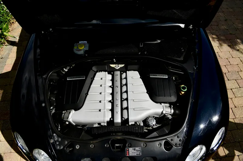 Bentley  continental gtc w12 triple black. xpoat o3o2duz9f8wyib7