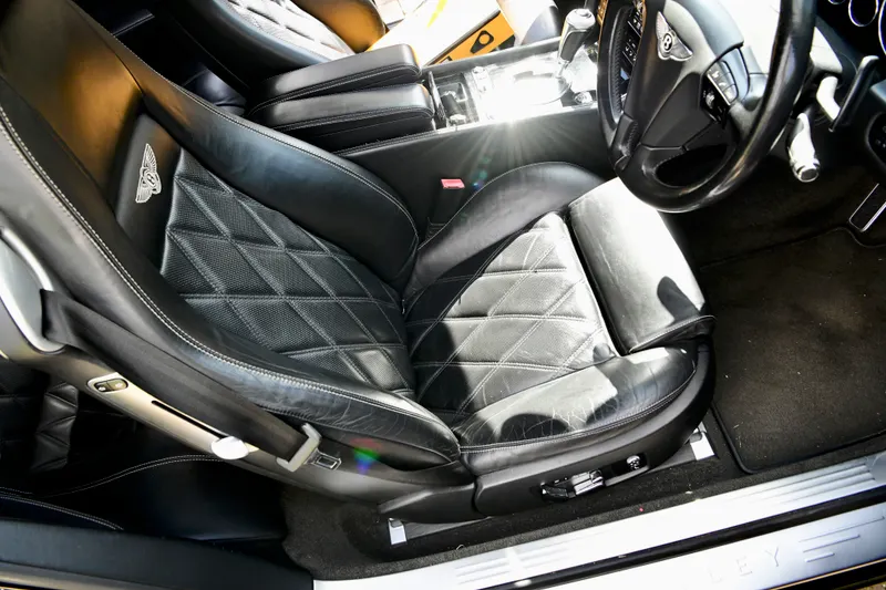 Bentley  continental gtc w12 triple black. gvgq ro3i6gh0i8g69mhg