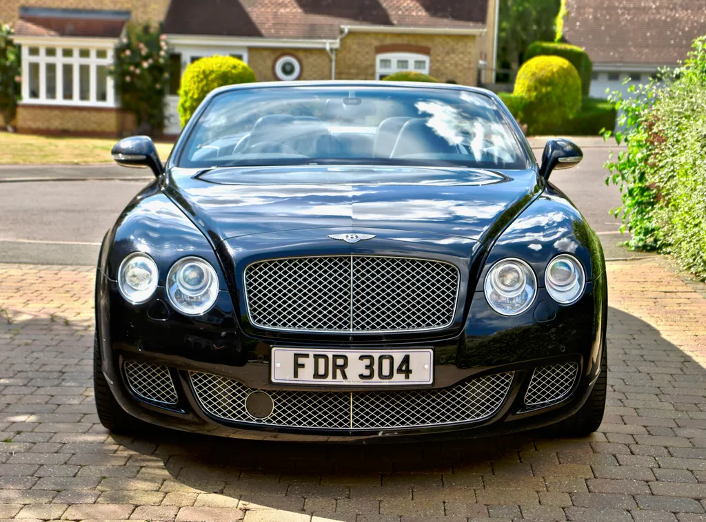 Bentley  continental gtc w12 triple black. k2vdxhkweybmqx2uulzt5
